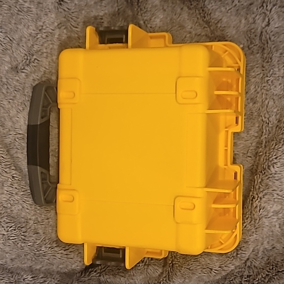 Invicta Yellow 3 Slot Dive Impact Case DC3YEL - Picture 6 of 10